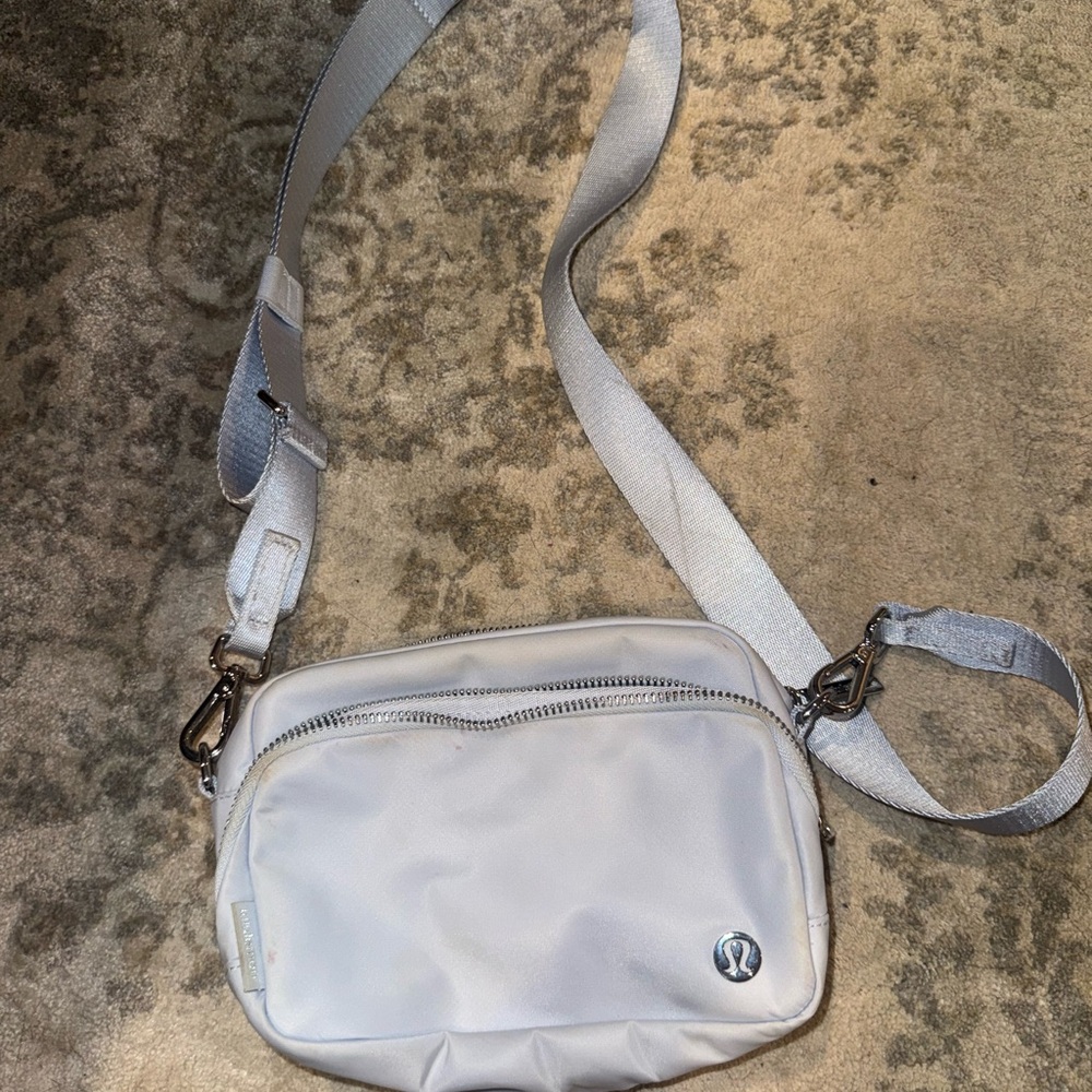 Lululemon 2L Crossbody Bag